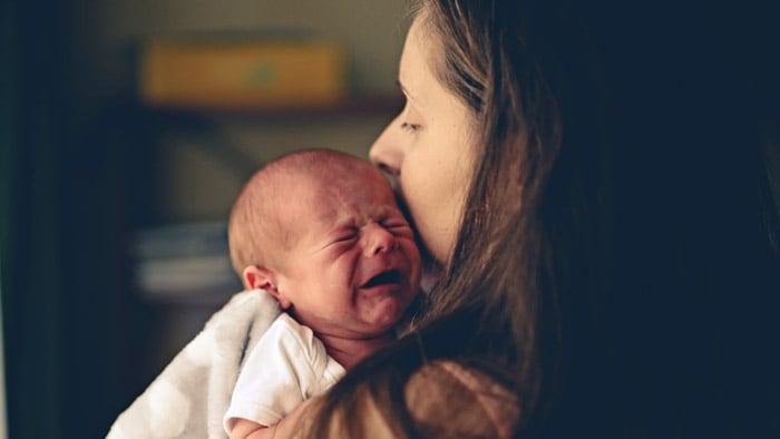 Comprenda por qué su bebé está llorando