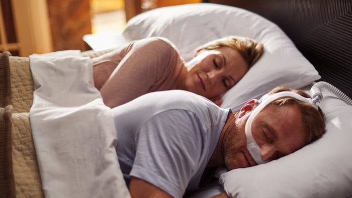 La importancia del cumplimiento de la terapia de la apnea del sueño y la inmunidad